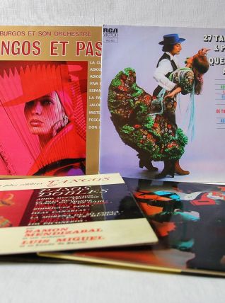 Lot de 4 33 tours tangos et pasos dont 2 doubles albums. 