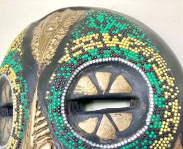 Masque traditionnel africain
