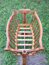 Ancien berceau en bois sur pied (bercelonette)