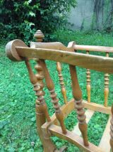 Ancien berceau en bois sur pied (bercelonette)