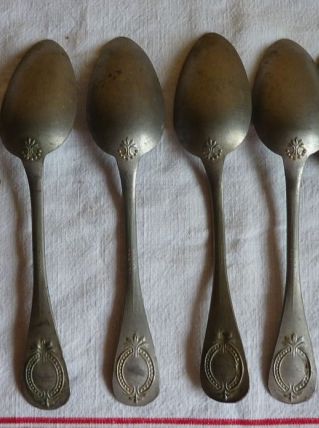 Lot 8 cuillères anciennes en étain époque fin 18ème