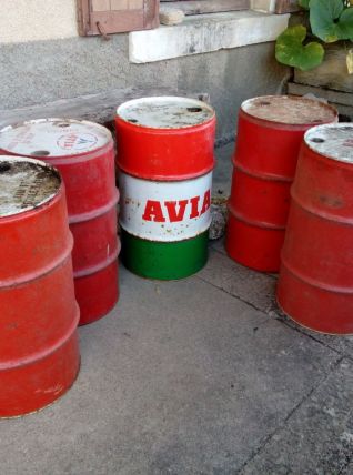 Bidons baril ancien Avia