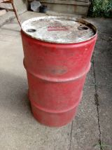 Bidons baril ancien Avia