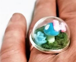 Bague réglable globe terrarium, champignon bleu