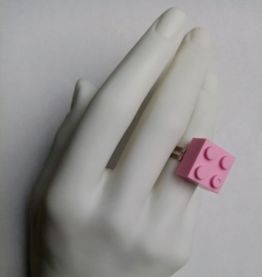 Bague Lego rose, réglable argentée, pour tous