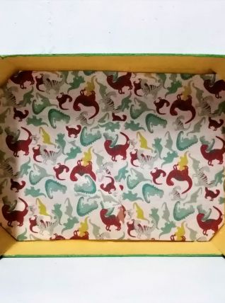 Etagère dinosaure verte et jaune, lampe assortie