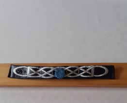 Bracelet en tissu skaï bleu marine brodé,bouton bleu fleurs 