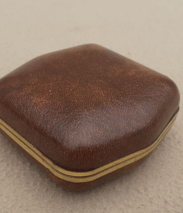 Ancien Réveil de voyage