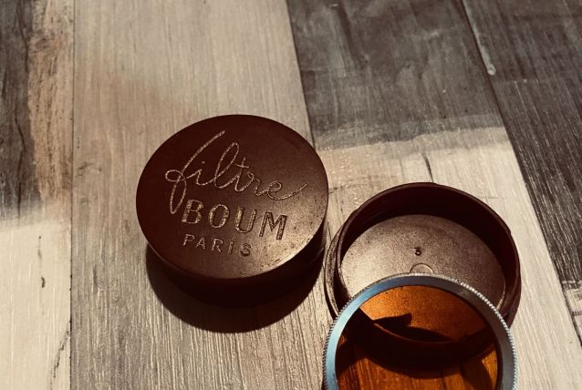Ancien filtre orange Boum Paris pour appareil photo