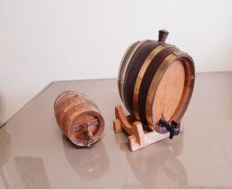 2 Barriques Tonneaux miniatures décoratifs ( ref K18 )