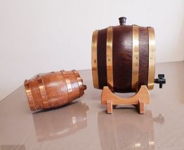 2 Barriques Tonneaux miniatures décoratifs ( ref K18 )