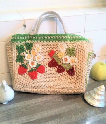 Sac cabas au crochet avec motif fraise ( V )