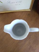Petit pichet en porcelaine myosotis