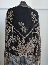 ✅ Châle Vintage Brodé en Fil doré