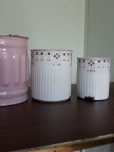  Pots à épices en métal émaillé