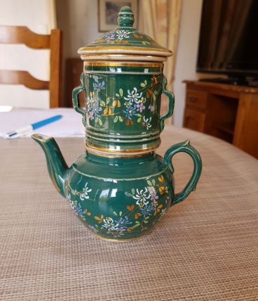 Cafetière ancienne ou théière 