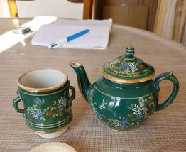 Cafetière ancienne ou théière 