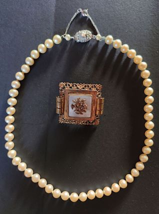 Beaux bijoux Vintage Collier perles &amp; broche Art Déco