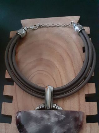 COLLIER