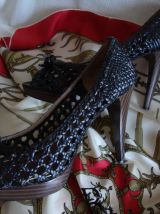 escarpins en cuir synthétique noir 