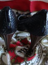 escarpins en cuir synthétique noir 