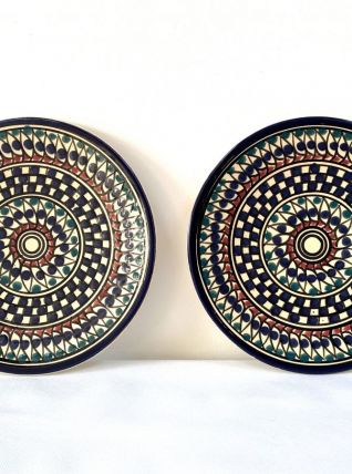 Lot de 2 anciennes assiettes orientales