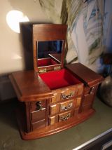 Boîte à bijoux en bois vintage