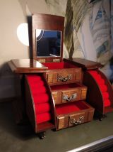 Boîte à bijoux en bois vintage
