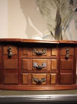 Boîte à bijoux en bois vintage