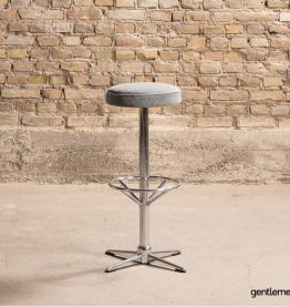 Tabourets de bar avec assise restaurés et pieds en acier