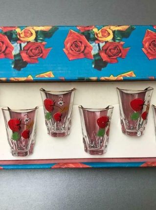 Coffret de 6 verres liqueur - 7 cm - motifs fraises vintage