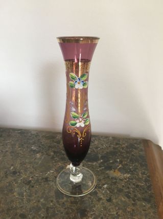 Soliflore avec décor floral en relief