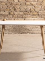 Bureau d'enfant en chêne équipé d'un porte crayon