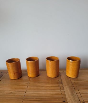 4  gobelets anciens en terre cuite vernissé