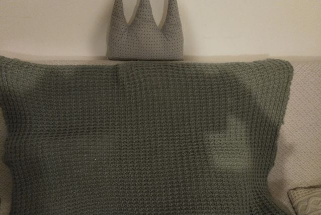 couverture bébé en maille crochet tricot laine verte amande
