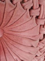Grand coussin rond en velour rose - années 60 - art populair