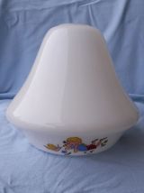 Abat-jour en opaline pour chambre d'enfant