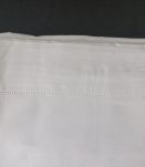 4 draps plats anciens. 1 brodé et 3 festonnés.  Pour lit 2 p