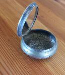 Petite boite à pilule ancienne métal argenté avec miroir