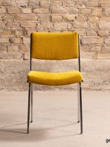 Chaise de bureau avec une structure en acier chromé