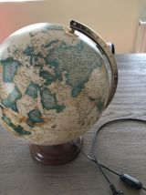 Globe terrestre lumineux