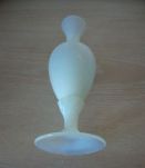 Vase soliflore en opaline blanche  opalescente