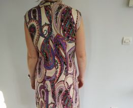 Robe beige motifs violets Vintage