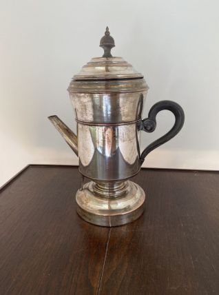 Cafetière ancienne à piston