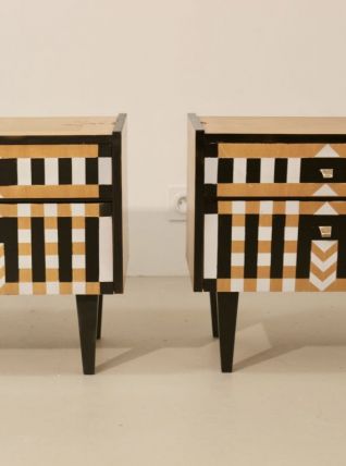 Paire de table de chevet relookée porte battantes année 60. 