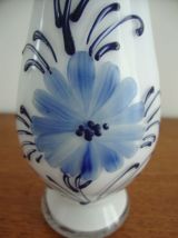 Soliflore Vintage en opaline blanche émaillée de fleurs