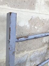 Ancienne échelle de ferme en bois patiné