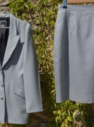 TAILLEUR JUPE (taille 38) ET VESTE (taille 42)