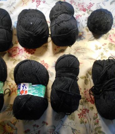 8 PELOTES DE LAINE PINGOUIN NOIR VINTAGE 