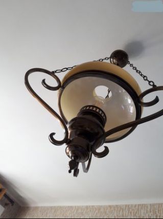 Lustre fer forgé et verre teinté